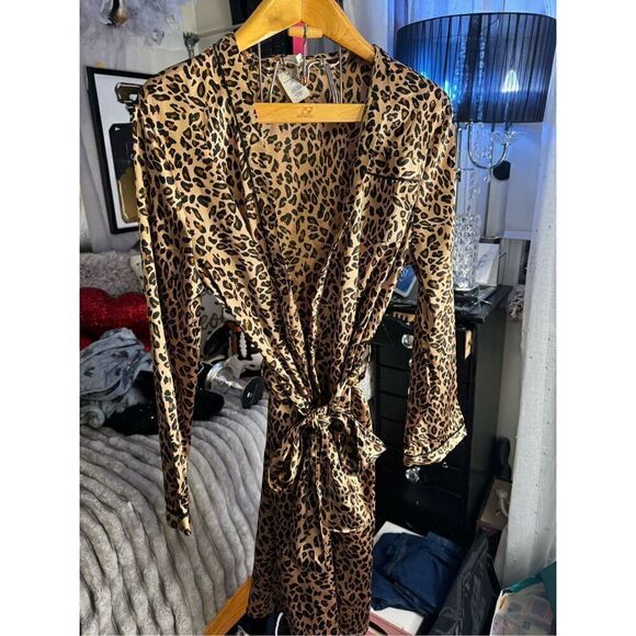 PINk K animal pring leopard cheetah pj pajama lounge Satin robe - Picture 1 of 7